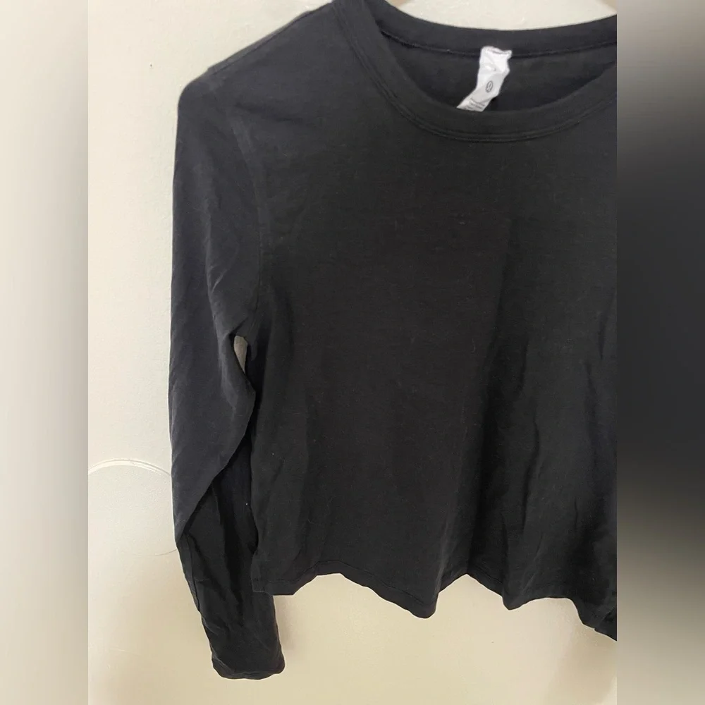 ✨Women’s Lululemon Classic Fit Cotten Blend Long Sleeve Size 2 - Picture 4 of 8